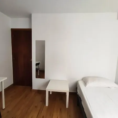 Apartment Vibescoruna- Porto 8 *